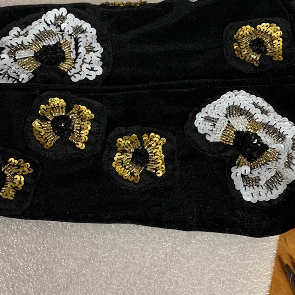 Anthropologie Maeve Velvet Sequin Floral Gloves one size new with tags - Picture 4 of 7